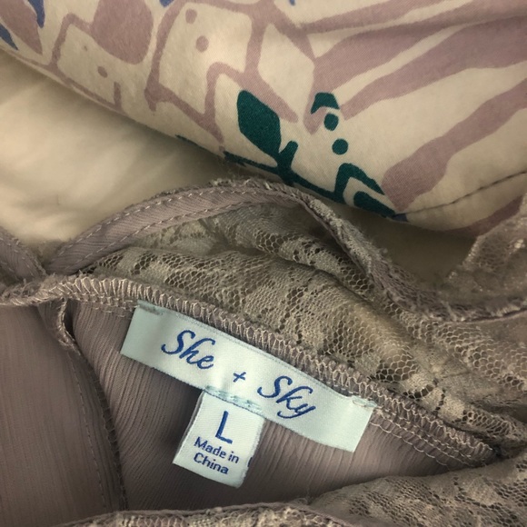 Gray top - Picture 1 of 3